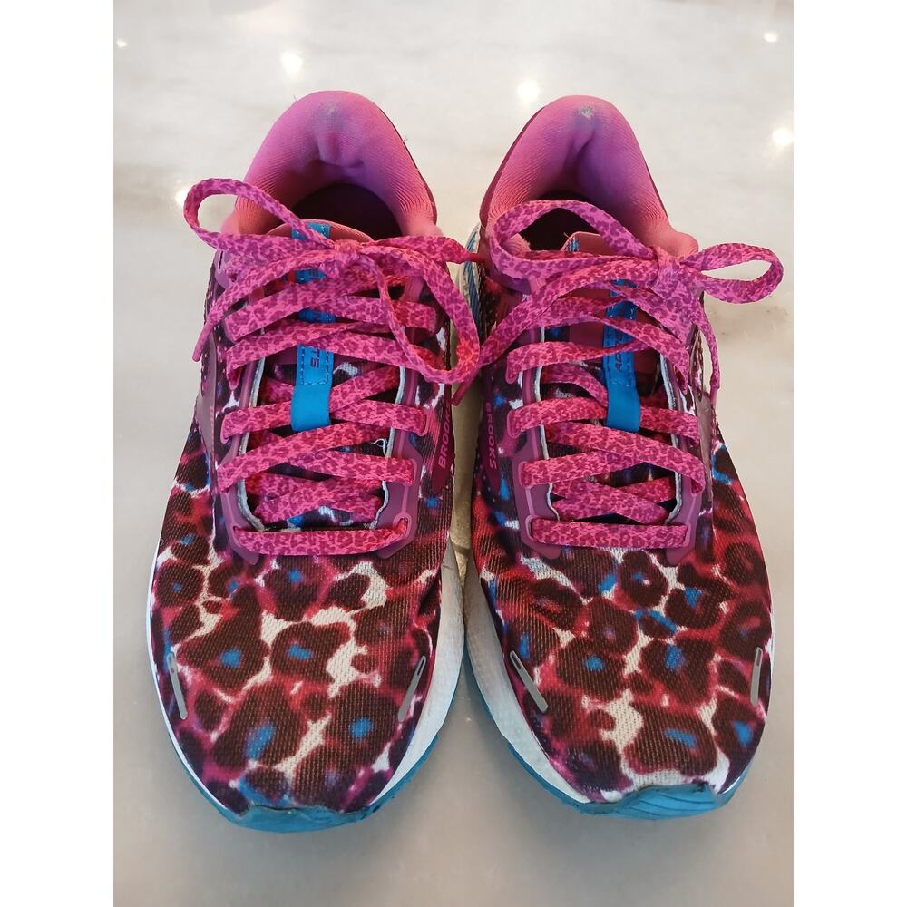 Brooks Adrenaline GTS running shoes size 8 pre-owned cleaned